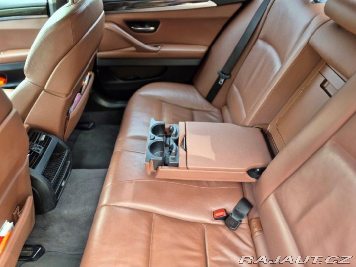 BMW 5 3,0 530D XDRIVE 2012