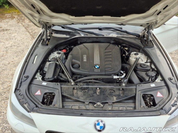BMW 5 3,0 530D XDRIVE 2012