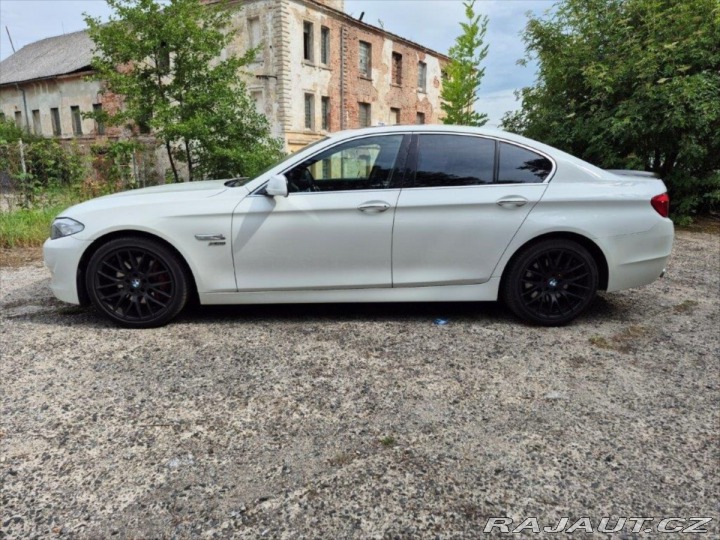 BMW 5 3,0 530D XDRIVE 2012