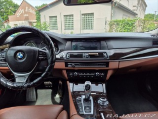 BMW 5 3,0 530D XDRIVE 2012