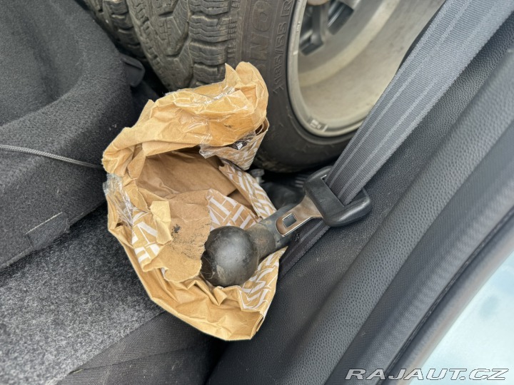 Mazda 2 1,3i 63 KW 2X KOLA TAŽNÉ 2010