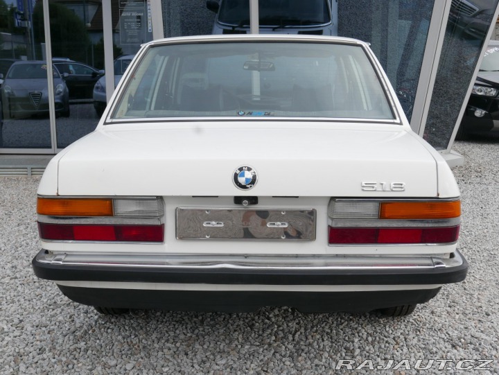BMW 5 518 E28 5-Rychlostní 122 1981