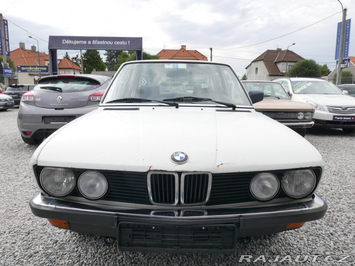 BMW 5 518 E28 5-Rychlostní 122 1981