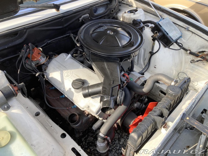 BMW 5 518 E28 5-Rychlostní 122 1981