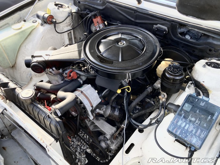 BMW 5 518 E28 5-Rychlostní REZE 1981