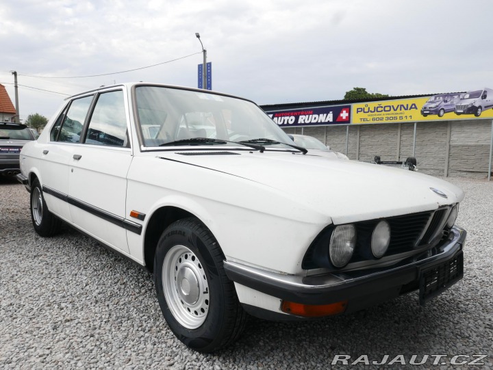 BMW 5 518 E28 5-Rychlostní 122 1981