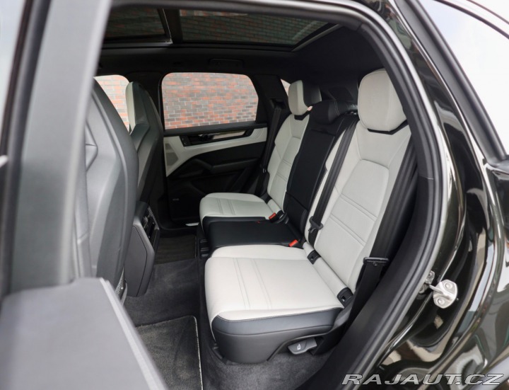 Porsche Cayenne 3.0 V6 e-Hybrid | BOSE - 2024