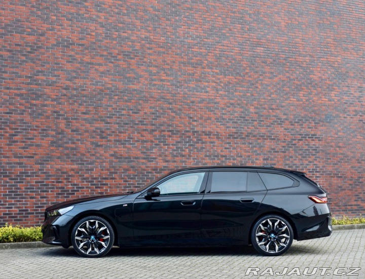 BMW 5 Touring 530e xDrive M S 2024