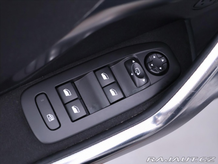 Peugeot 2008 1,2 PureTech 81kW Aut. Al 2016