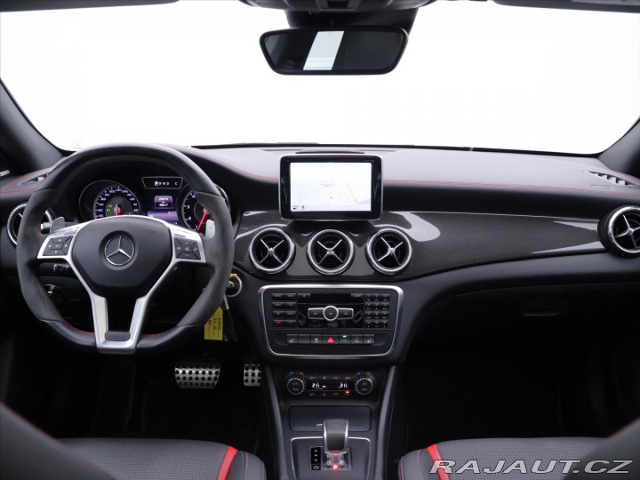Mercedes-Benz CLA 2,0 45AMG 4-MATIC DPH CZ 2013