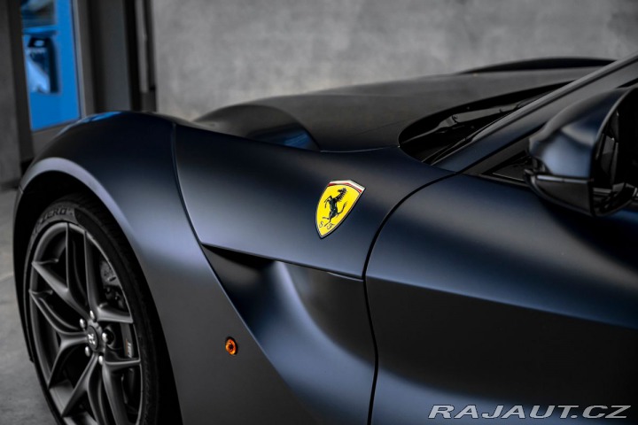 Ferrari Ostatní modely F12 Berlinetta Lift, kamery, full-carbon 1800