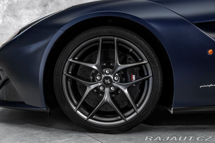 Ferrari Ostatní modely F12 Berlinetta Lift, kamery, full-carbon 1800