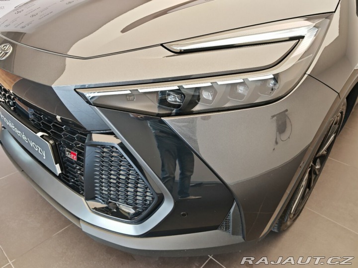 Toyota C-HR 2.0 Hybrid 135kW E-CVT GR 2024