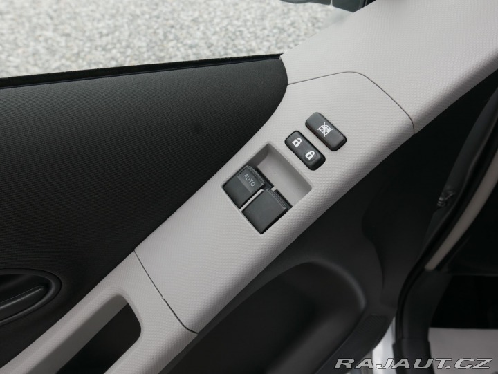 Toyota Yaris 1,33 Dual VVT-i 74kW ČR 2009