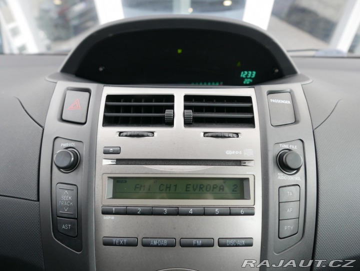 Toyota Yaris 1,33 Dual VVT-i 74kW ČR 2009