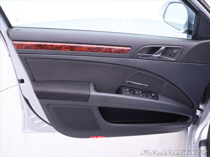 Škoda Superb 2,0 TDI 125kW Elegance 4x 2013