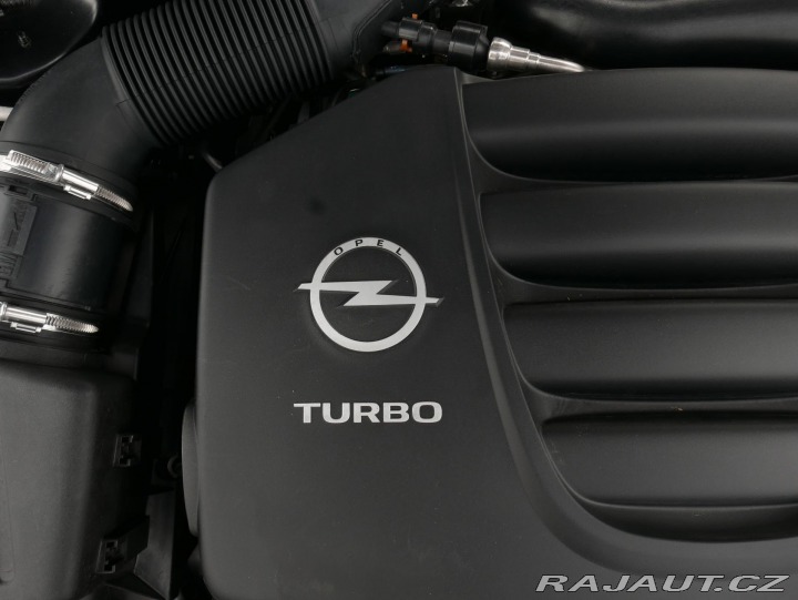 Opel Insignia 2,0 Turbo 162kW REZERVACE 2013