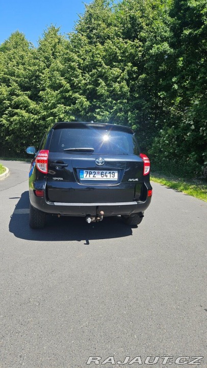 Toyota RAV4 2,2 2011