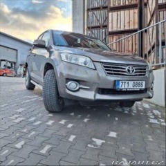 Toyota RAV4 2,2 2011