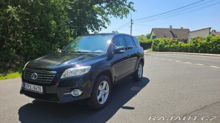 Toyota RAV4 2,2 2011