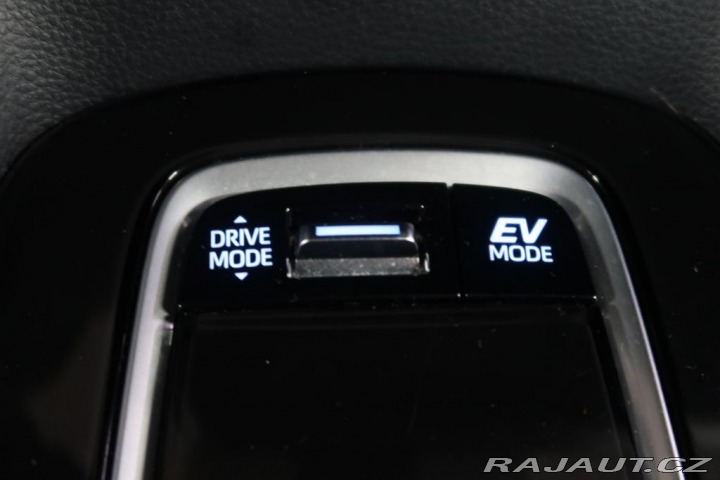 Toyota Corolla 1.8Hybrid,CZ,1Maj,Active 2021