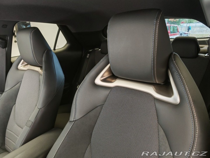 Toyota C-HR 2.0 Hybrid 135kW E-CVT Ex 2024