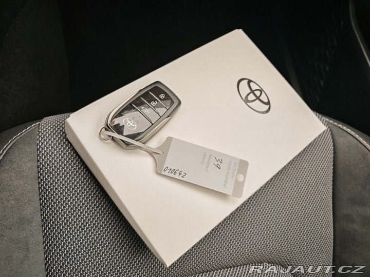 Toyota C-HR 2.0 Hybrid 135kW E-CVT Ex 2024