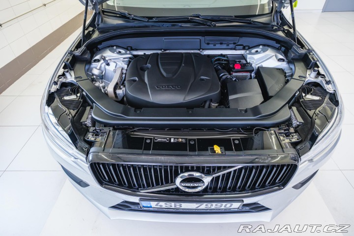Volvo XC60 D4 AWD/AT 140kW Momentum 2018