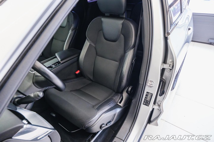 Volvo XC60 D4 AWD/AT 140kW Momentum 2018