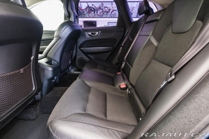 Volvo XC60 D4 AWD/AT 140kW Momentum 2018