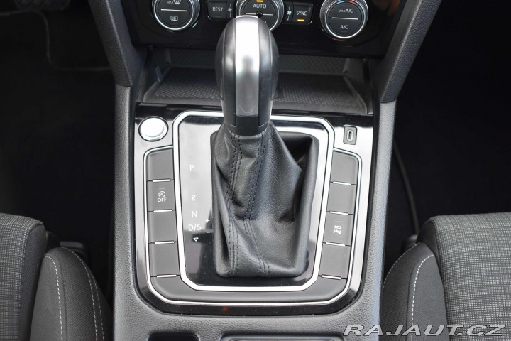 Volkswagen Passat 1.5 TSI DSG*TAŽNÉ*360° KA 2019