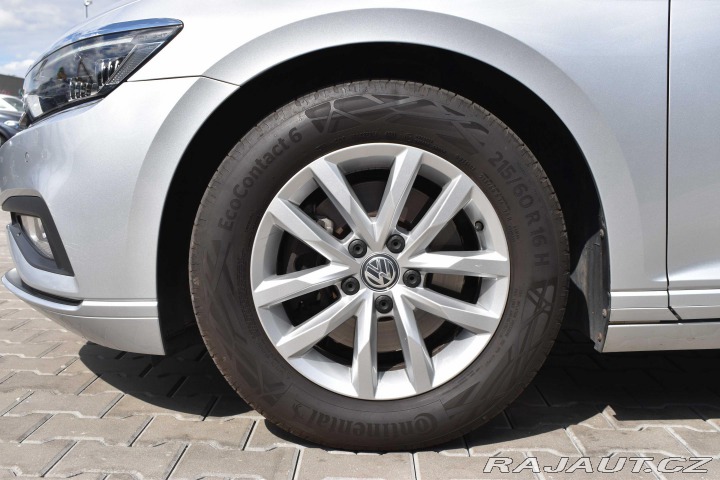 Volkswagen Passat 1.5 TSI DSG*TAŽNÉ*360° KA 2019
