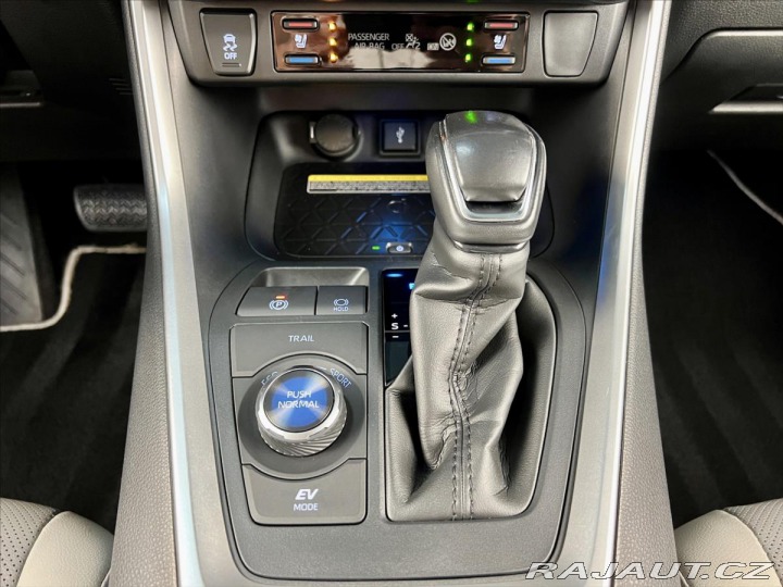 Toyota RAV4 2,5 e-CVT AWD HYBRID EXEC 2020