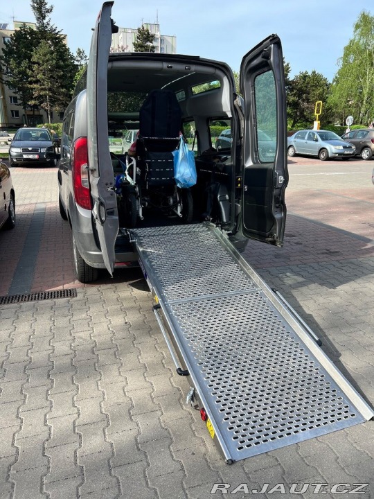 Fiat Dobló Auto pro převoz vozíčkáře 1800