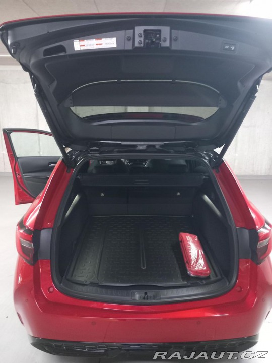 Toyota Corolla GR SPORT Dynamic 1.8 Hybr 2025