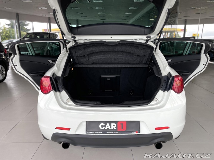 Alfa Romeo Giulietta Quadrifoglio TBi 177kW 2011