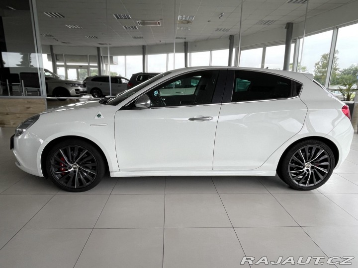 Alfa Romeo Giulietta Quadrifoglio TBi 177kW 2011