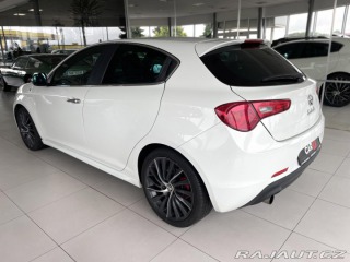 Alfa Romeo Giulietta Quadrifoglio TBi 177kW 2011