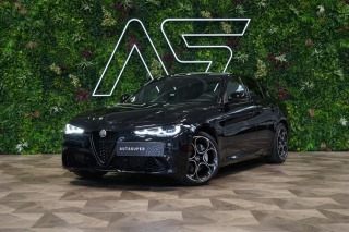 Alfa Romeo Giulia VELOCE*PANO*H/K*KAMERA*ZÁ