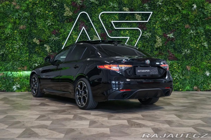 Alfa Romeo Giulia VELOCE*PANO*H/K*KAMERA*ZÁ 2024