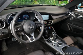 Alfa Romeo Giulia VELOCE*PANO*H/K*KAMERA*ZÁ 2024