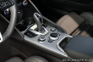 Alfa Romeo Giulia VELOCE*PANO*H/K*KAMERA*ZÁ 2024