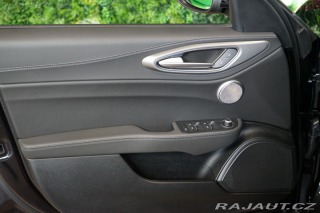 Alfa Romeo Giulia VELOCE*PANO*H/K*KAMERA*ZÁ 2024
