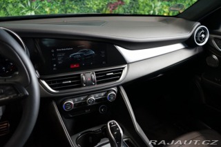 Alfa Romeo Giulia VELOCE*PANO*H/K*KAMERA*ZÁ 2024