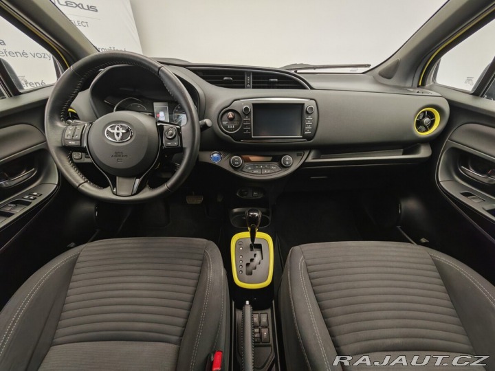 Toyota Yaris 1.5 Hybrid, automat 2017