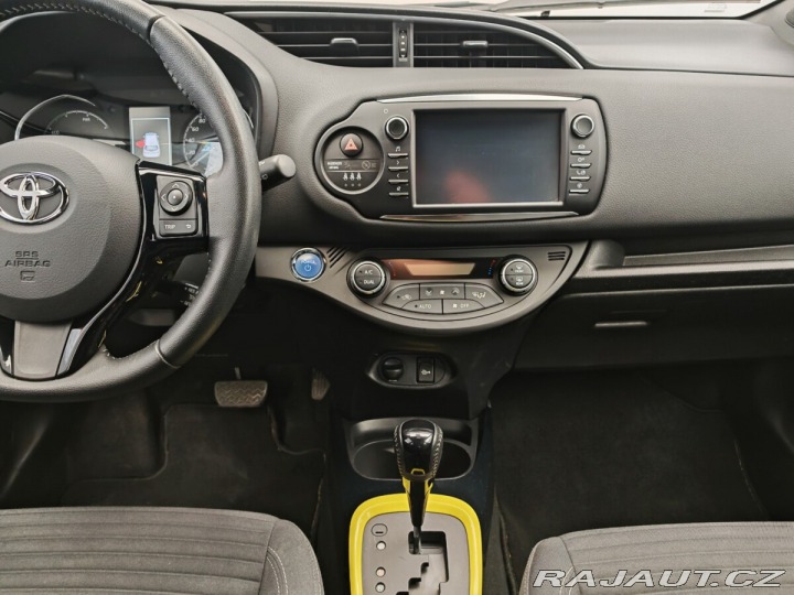 Toyota Yaris 1.5 Hybrid, automat 2017