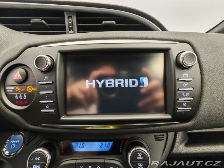 Toyota Yaris 1.5 Hybrid, automat 2017