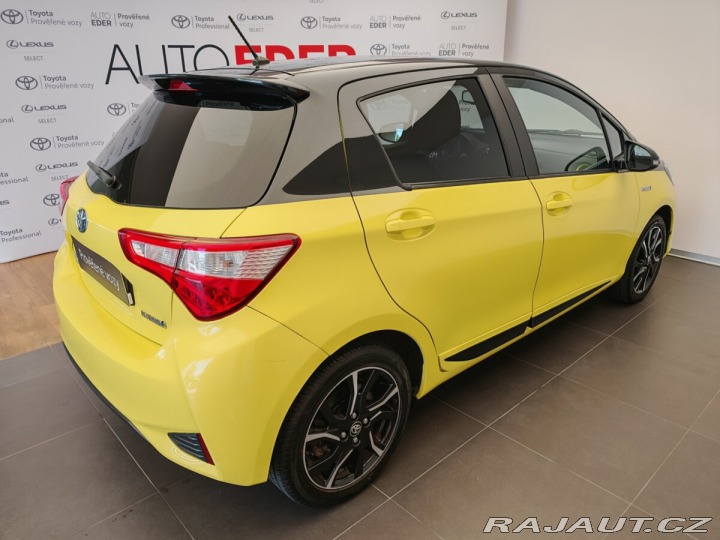 Toyota Yaris 1.5 Hybrid, automat 2017