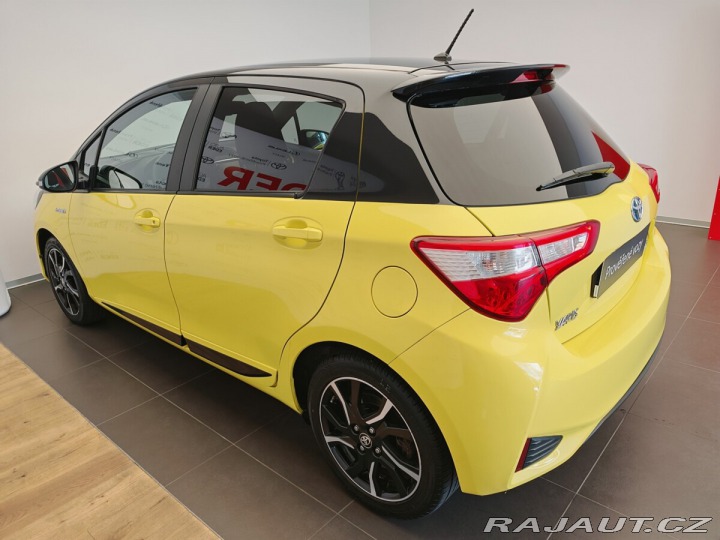 Toyota Yaris 1.5 Hybrid, automat 2017