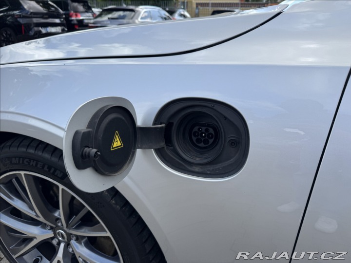 Volvo S90 T8 Plug in Hybrid 223KW 4 2019